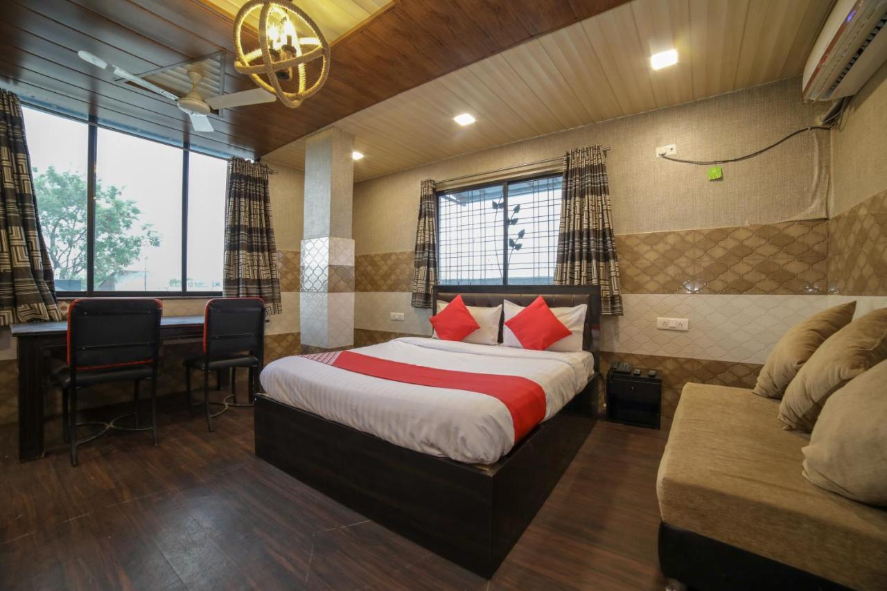 Oyo Flagship Hotel Chandani Rāipur Εξωτερικό φωτογραφία